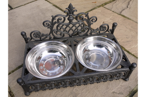 Large Black Cast Iron Dog Dish Holder With 2 Stainless Steel Bowls Sturdy 4.5 Kg